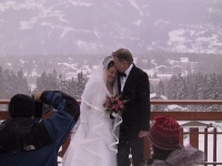 Bob_kissing_Kim_in_snow.jpg